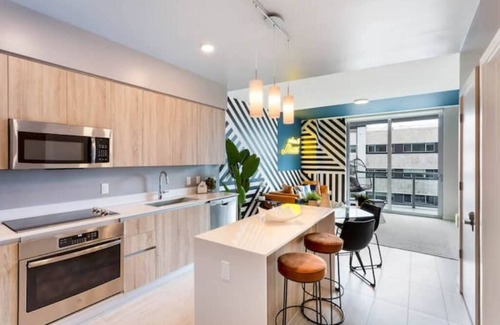Edgewater Condo | Stylish 1BR + Den in the Heart of Miami