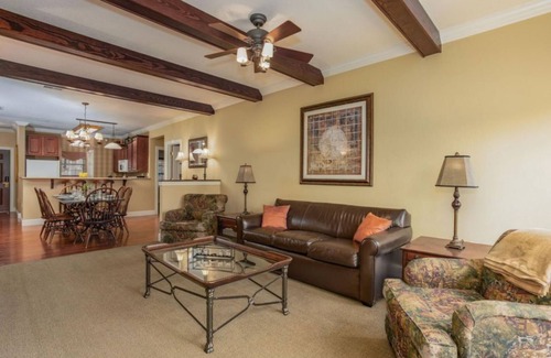 Branson Hotel | Stylish 1BR Haven at Great Rock Retreat
