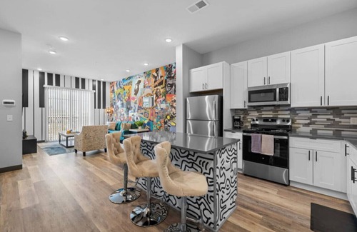 South Nashville Apartment | Stylish 1BR Retreat - Close to Music City Magic!