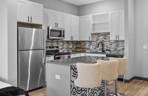 South Nashville Apartment | Stylish 1BR Retreat - Close to Music City Magic!
