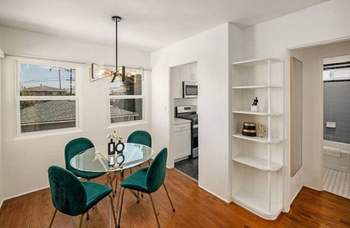 Kensington House | Stylish 1Br Retreat w/Garage AC Close 2 Everything