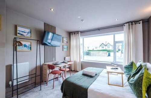 Llandudno Apartment | Stylish 1BR Studio with Luxury Finishes