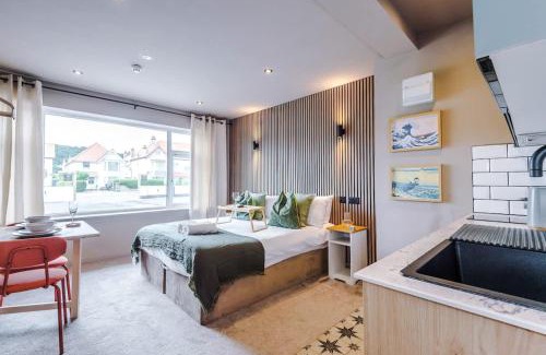 Llandudno Apartment | Stylish 1BR Studio with Luxury Finishes