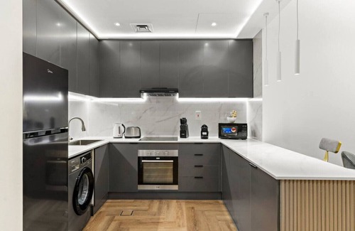 Dubai Media City Apartment | Stylish 1BR with Balcony | Near Marina Mall, Pool & Free Parking
