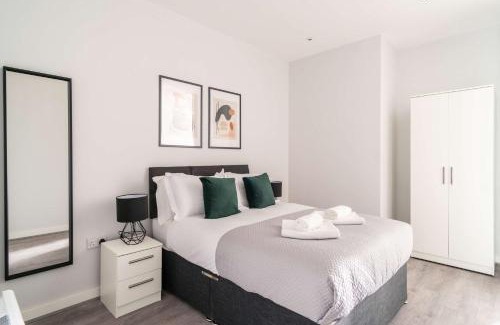 Liverpool Apartment | Stylish 2 Bed Apartment in Waterloo Liverpool