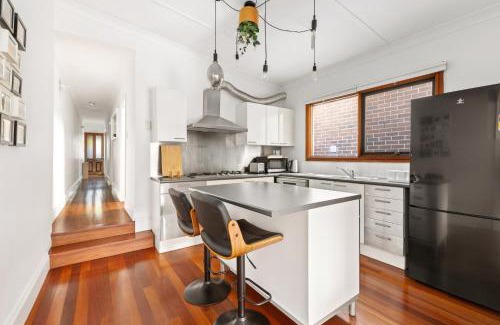 Erskineville House | Stylish 2-Bed Cottage in Trendy Erskineville