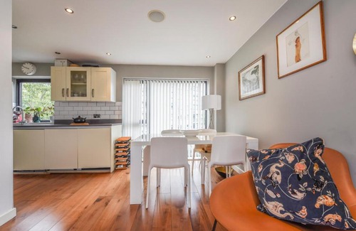 Dulwich Apartment | Stylish 2 bed flat in heart of Dulwich - London