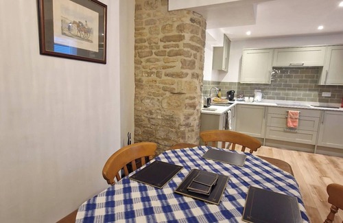 Stamford House | Stylish 2-Bed House in Stamford Town Centre