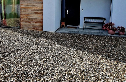 Stillorgan House | Stylish 2 bed townhouse in the heart of Stillorgan & a stroll to Blackrock.