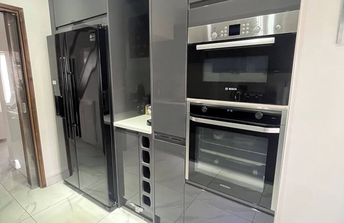 Sudbury House | Stylish 2 Bedroom House Wembley