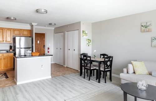 Downtown Hartford Apartment | Stylish 2 BR walkout Apartment in DT