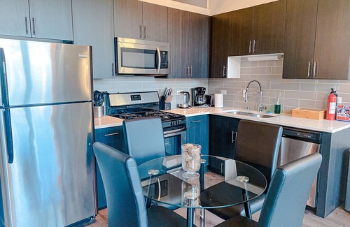 Near South Side Apartment | Stylish 2BR South Loop Family Unit Near McCormick Place & Soldier Field