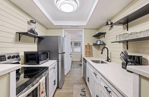 Palmetto Dunes Cottage | Stylish 2BR Townhome Near Bradley Beach + Pool