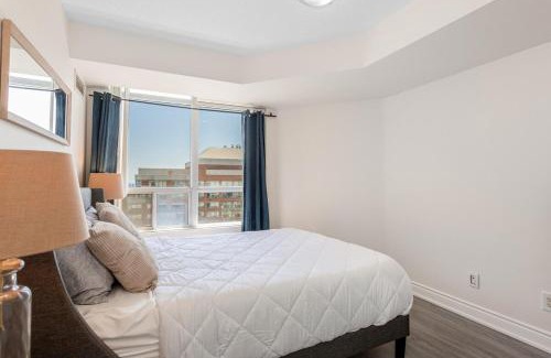 Downtown Mississauga Apartment | Stylish 2BR with Great View! Steps from Square One