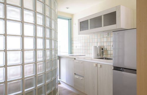 Songshan Apartment | Stylish 2F Large Studio, Taipei, Elevator, AC, 1 unit in a floor, Walk to MRT