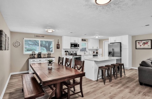 Orange Park House | ⭐️Stylish 3/2 🏡 fully renovated in Orange Park⭐️