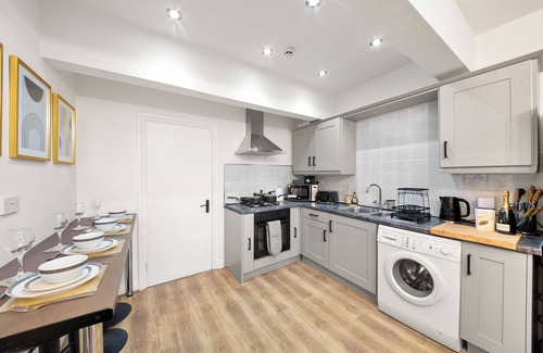 Birmingham City Centre Apartment | Stylish 3 Bed Apartment, Jewellery Quarter, Birmingham