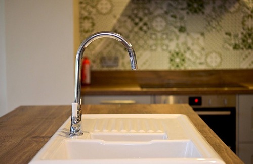 Caerleon House | Stylish 3-Bed in Historic Caerleon-Garden+Parking | Pass The Keys