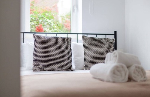 Somers Town Apartment | Stylish 3-bed near Camden Town & King's Cross