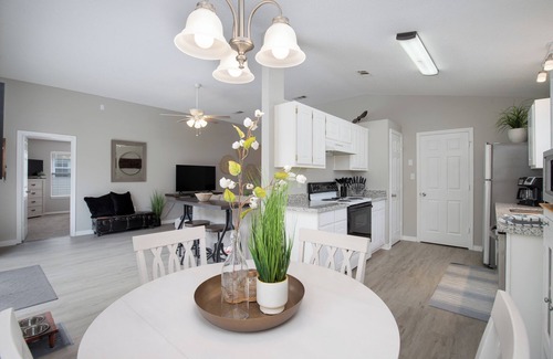 Wright House | Stylish 3BR Home - Central Loc - Vet-Owned - Pets Welcome!