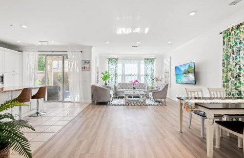 Tustin House | Stylish 3BR Irvine Oasis Family Friendly w Garage