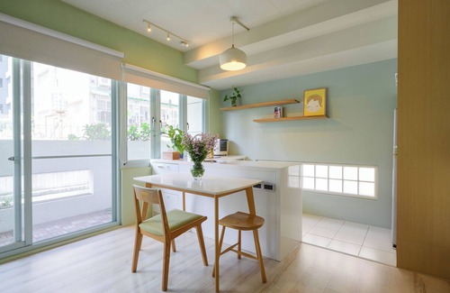 Songshan Apartment | Stylish 3F Studio, Core Taipei, Elevator, AC, 1 unit in a floor, Walk to MRT