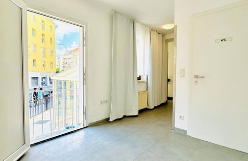 Grinzing Apartment | Stylish 3P Room in Centrally Located Apartment