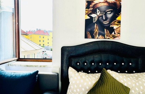 Grinzing Apartment | Stylish 3P Room in Centrally Located Apartment