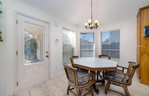 George Bush Park/Eldridge House | Stylish 4BR Retreat in West Houston - Prime Spot