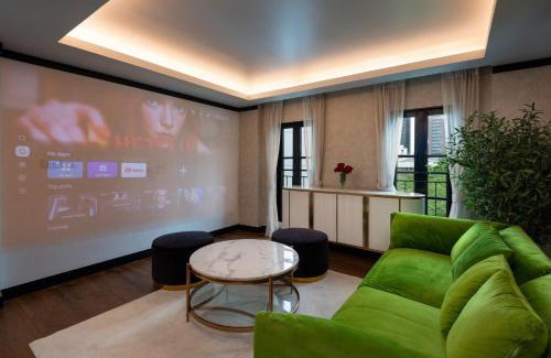 Phra Khanong Nuea Villa | Stylish 7Beds Poolhouse with Cinema Lift - 2min to BTS