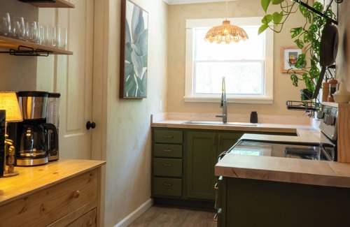 South Pensacola House | Stylish Abode - Downtown Pensacola