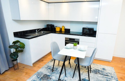 Luton Apartment | Stylish Airport Apartment
