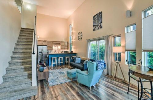 South Addition House | Stylish Anchorage Townhome about 1 Mi to Downtown