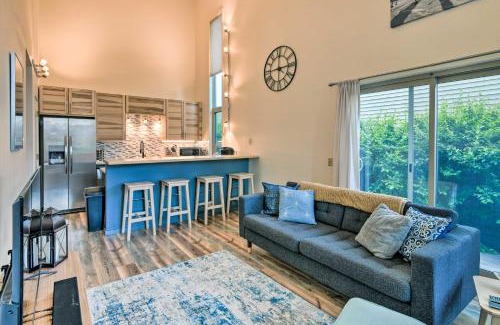 South Addition House | Stylish Anchorage Townhome about 1 Mi to Downtown