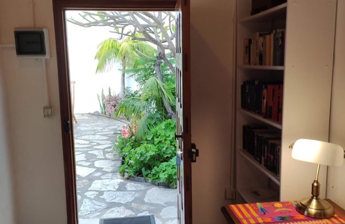 Hermigua House | Stylish and high-quality vacation home near the beach