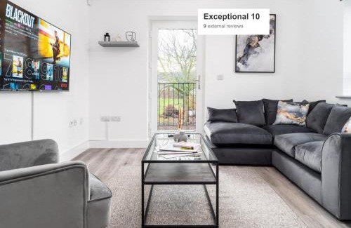 Smethwick Apartment | Stylish Apartment - 2 Bedrooms - Balcony - Parking - Netflix - Wifi - 7MC