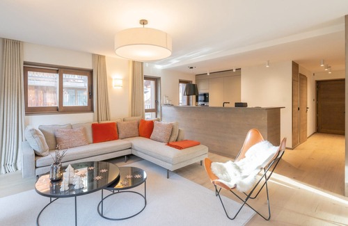 Le Praz Apartment | Stylish Apartment Near Slopes with Modern Amenities in Courchevel Le Praz