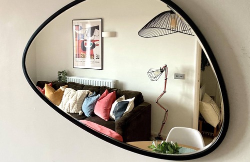 West Ealing Apartment | Stylish Apartment With a View in Leafy Ealing