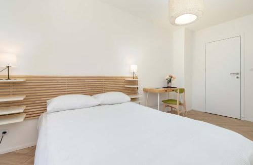 Zaspa Apartment | Stylish Apartment with Workspace in Gdańsk by Rent like home