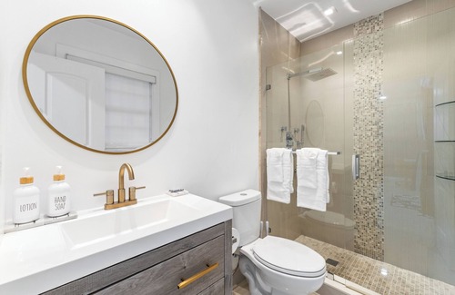 Hollywood House | Stylish Bedroom Suite