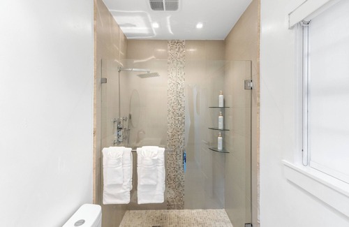 Hollywood House | Stylish Bedroom Suite