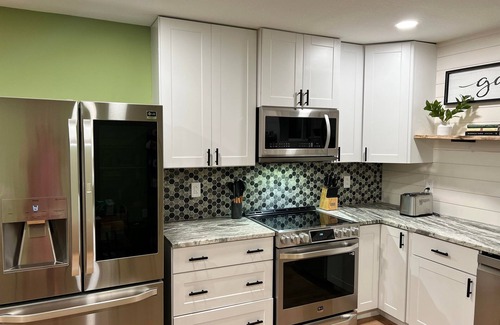 Waynesville Cabin | Stylish Cataloochee Mtn Cabin with a hot tub.