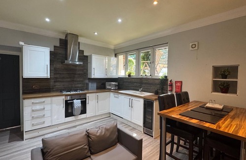 Clifton Apartment | Stylish, Central Apartment in Clifton