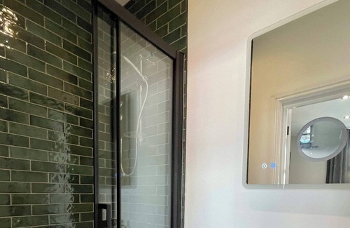 Grangetown Condo | Stylish central apartment for 2 people free parking