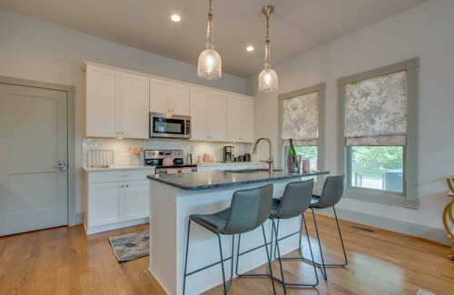 Hillsboro Village Condo | Stylish Charmer around the corner from Belmont U!