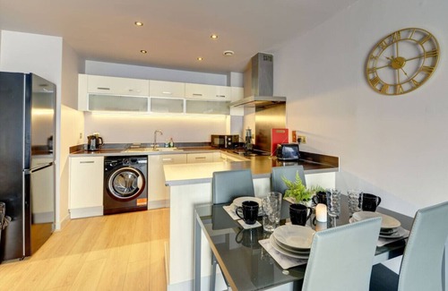 Northampton Apartment | Stylish City Centre Apartment FreeParking Wifi