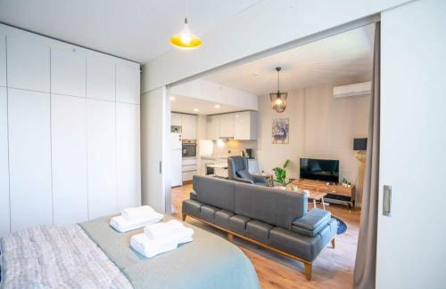 Bagcilar Apartment | Stylish City Getaway - Immerse Yourself In Luxury
