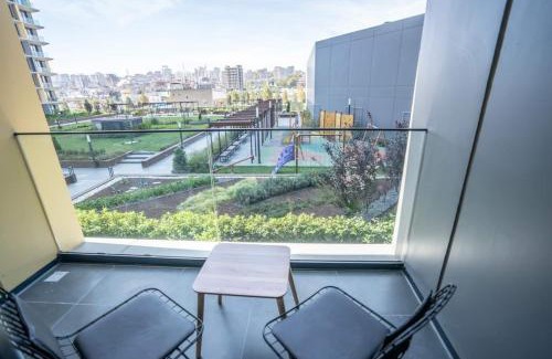 Bagcilar Apartment | Stylish City Getaway - Immerse Yourself In Luxury