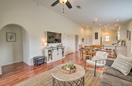 Branson Apartment | Stylish Condo with Peaceful Views about 3 Miles to Dtwn!