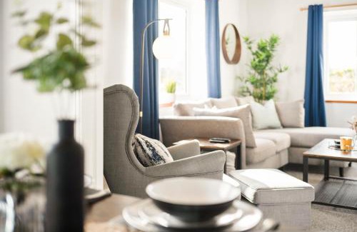 Bournemouth House | Stylish & Convenient 4BR House w/Garden & Parking